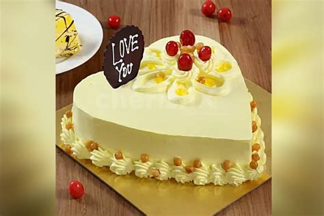 Order Heart Shape Butterscotch Cake Online Free Shipping In Delhi Ncr