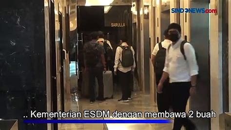 KPK Geledah Kantor Kementerian ESDM Penyidik Bawa 2 Koper Video