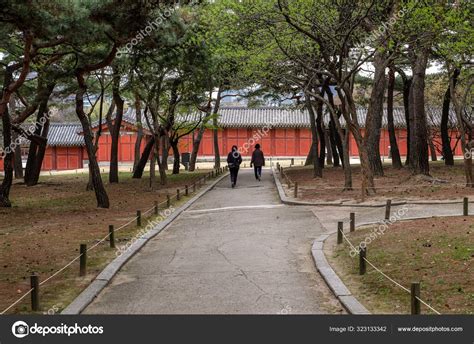 Changgyeonggung palace – Stock Editorial Photo © hippypai.gmail.com ...