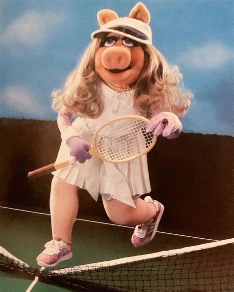 Miss Piggy S 10 Best Looks Ever Artofit