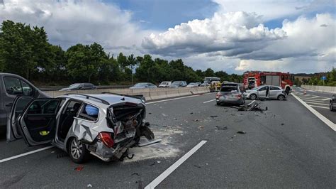 Massenkarambolage auf A9 zwischen Münchberg und Gefrees mit zehn Autos