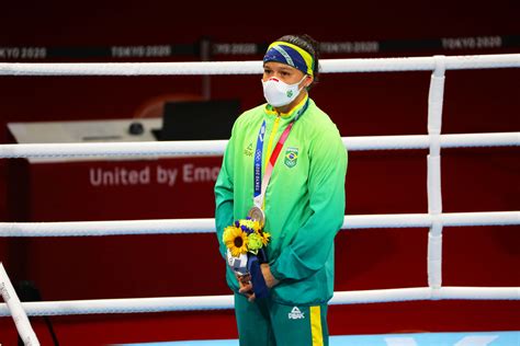 Bia Ferreira Conquista A Medalha De Prata No Boxe Peso Lev Flickr