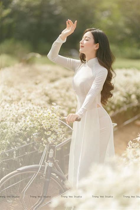 Cặp hot girl áo dài từng nổi tiếng mạng xã hội giờ ra sao Người đẹp Việt Giải Trí