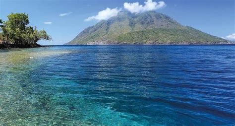 Pantai Cantik Tersembunyi Di Ternate Airnya Jernih Bisa Lihat Penyu