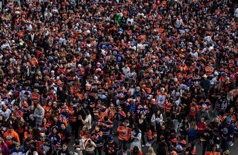 IN PHOTOS: Oilers fans’ confidence swelling as team drags Stanley Cup ...