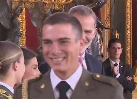 Todo Sobre El Joven Soldado Que Provoca Este Nivel De Sonrisas Y