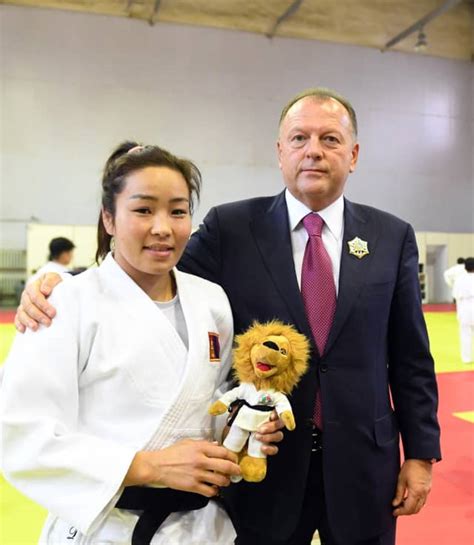 Ijf President And The President Of Mongolia Exchange Awards