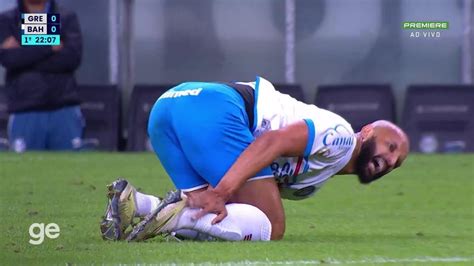 Vídeo Aos 21 min do 1º tempo cartão amarelo de Kannemann do Grêmio