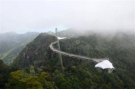 Vue Aérienne Du Pont En Ciel Sur L île De Langkawi Malaisie Les Gens