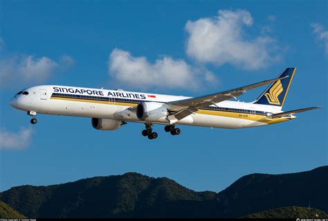 V Scm Singapore Airlines Boeing Dreamliner Photo By Tommy Yeung