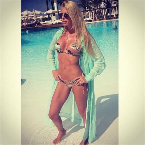 Ego De Biqu Ni Caroline Bittencourt Mostra Corpo Definido Em Ibiza