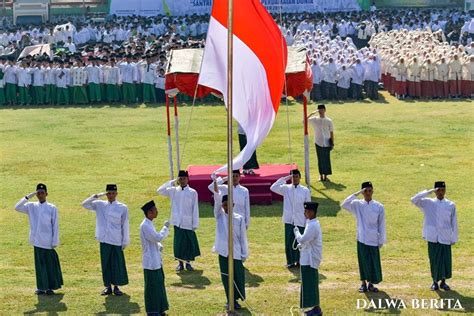 MEMPERINGATI HARI SANTRI NASIONAL PEMKAB PASURUAN ADAKAN UPACARA