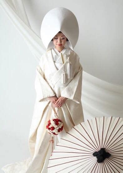 Pin de Jumie em Kimono de boda em 2020 Roupa japonesa Memórias de