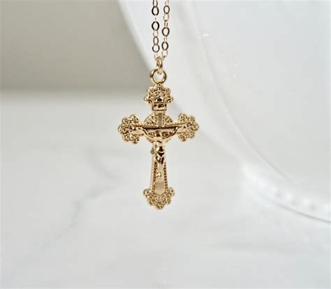 Beautiful Gold Ornate Cross Necklace Crucifix Jesus Christ Catholic