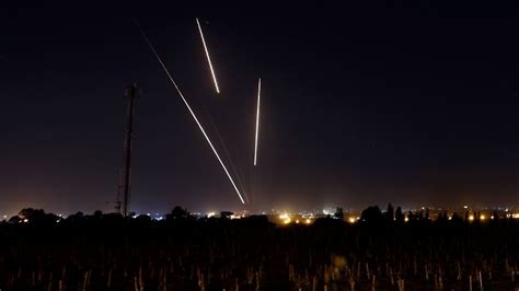 Vergeltung Nach Raketenangriff Israel Beschießt Ziele Im Gazastreifen