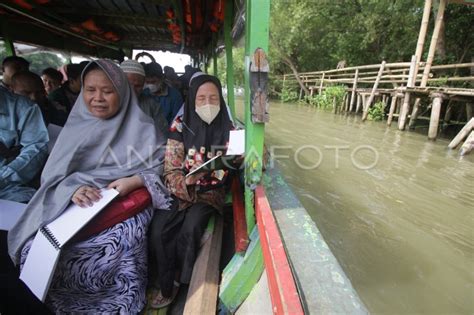 KHATAMAN AL QURAN DI ATAS PERAHU ANTARA Foto