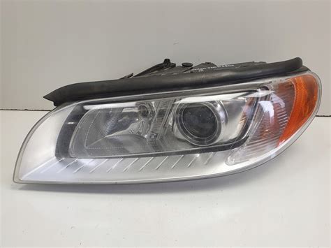 Volvo V70 III PRZEDNIA LAMPA LEWA XENON SKRĘTNY 31353532 XENON S V XC