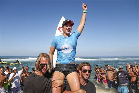 Tyler Wright Earns Back-to-Back Wins at Oi Rio Women’s Pro pres. by ...