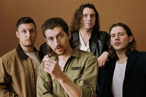 Arctic Monkeys estrena canción y videoclip Estación K2