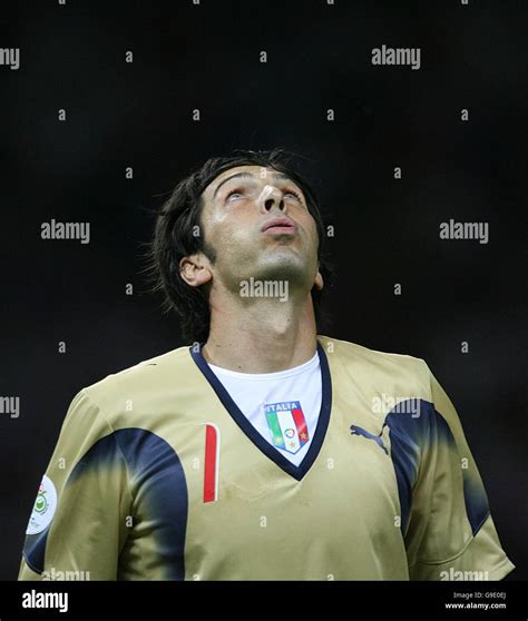 Gianluigi Buffon Italy Fotos Und Bildmaterial In Hoher Aufl Sung Alamy