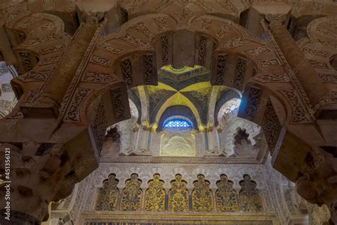 detalles del interior de la Mezquita catedral de Córdoba, España Stock Photo | Adobe Stock