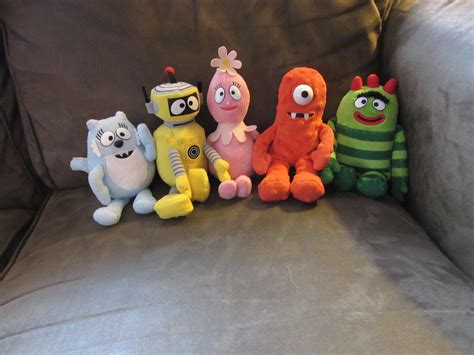 5 Beanies Yo Gabba Gabba Plush Plex Muno Foofa Toodee Brobee Set Of 5