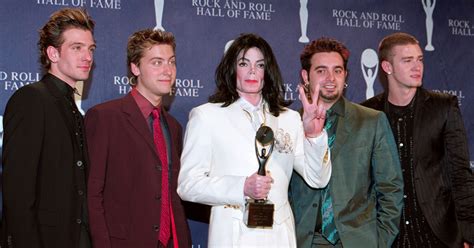 Mj Was Inducted Into Rock And Roll Hall Of Fame As Solo Artist In 2001