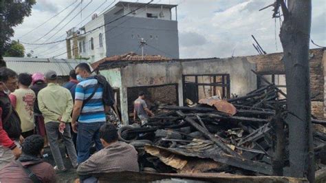 Kebakaran Toko Ban Di Bandar Lampung Akibatkan Kerugian Rp Juta