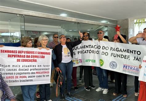 Professores Tem Cortes De Mais De R Do Sal Rio Por Dias N O