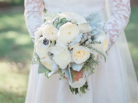 20 Ideas for a Whimsical Anemone Bouquet