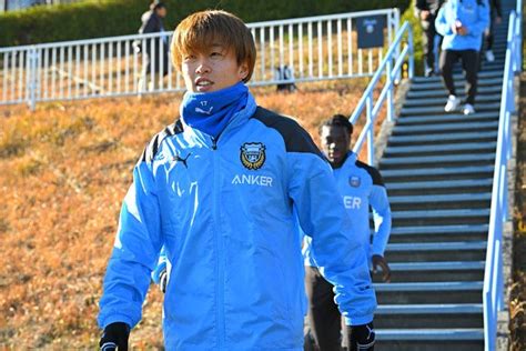 【photo】司令塔が完全移籍！始動日から笑顔を見せた川崎フロンターレの山本悠樹を特集！ サッカーダイジェストweb