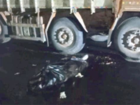 Bike Rider Dies In Collision With Truck In Sagar सागर में ट्रक की