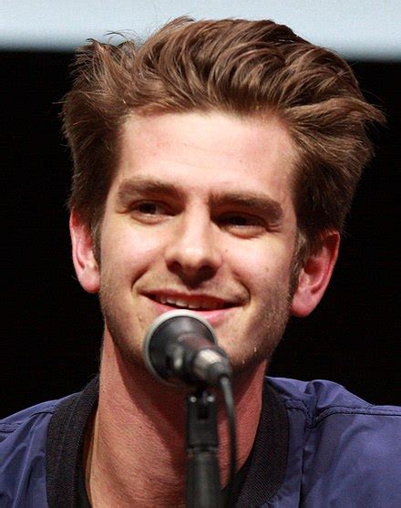 Andrew Garfield height in ft (feet), cm & meters — MrHeight