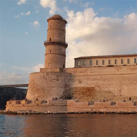 A Visiter Fort Saint Jean Marseille Guides Sud Provence