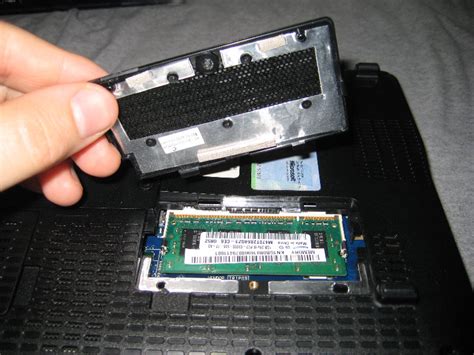 Acer Aspire One Netbook Hard Drive RAM Upgrade Guide 029