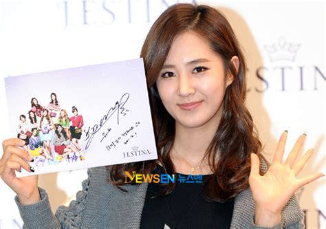 Yuri J Estina Signing Event Yuri Black Pearl Photo Fanpop