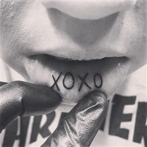 21 Xoxo Tattoo Ideas To Inspire A New Jewel On Your Skin