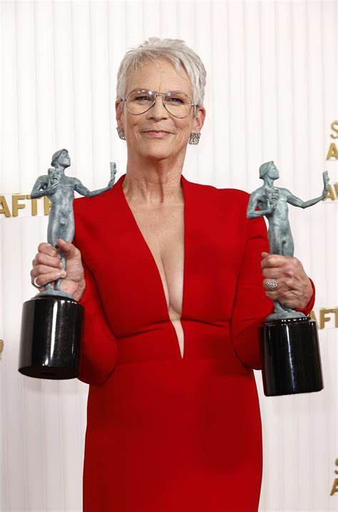 Jamie Lee Curtis Kissed Michelle Yeoh To Celebrate Her Sag Awards Win — And Everything Else You