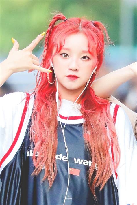 우기 Yuqi 아이들 ผู้หญิง ผม วอลเปเปอร์