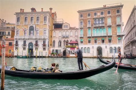 Como Começou a Tradição do Passeio de Gôndola por Veneza na Itália