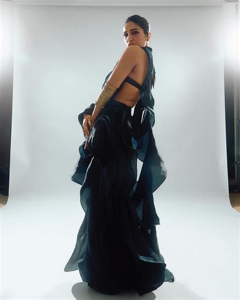 Bhumi Pedneker Hot Cleavage Exposed In Black Bikini Tops Glamsundari In