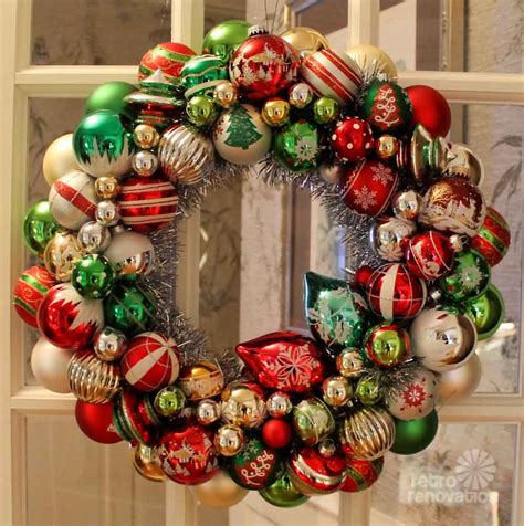 10 Christmas Wreath Made With Ornaments DECOOMO