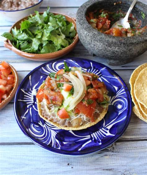 Tostadas De Frijoles