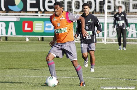 Inscrito Na Cbf Claudinei Pode Estrear No Figueirense Contra O Fla