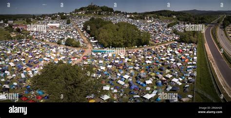 Petroleum Schnurrbart Spektrum Rock Am Ring Green Camping Vorschlagen