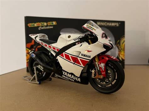 MiniChamps 1 12 Rossi Yamaha M1 Valencia 2005 Motogp Catawiki