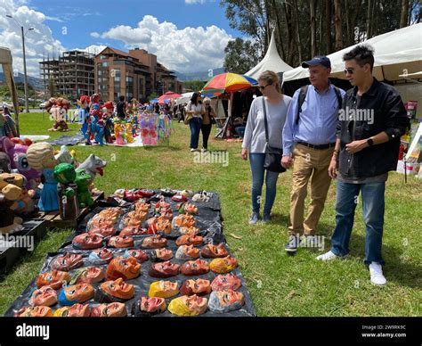 VENTA MONIGOTES AV 1 DE MAYO Cuenca 29 De Diciembre 2023 Venta De