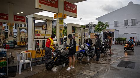 Global Fallout From Rate Moves Won’t Stop the Fed - The New York Times