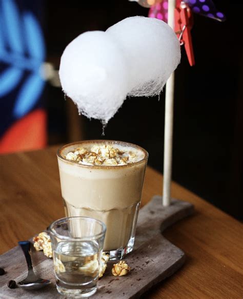 This New Hot Food Trend Lets A Cloud Of Cotton Candy Rain Into Your