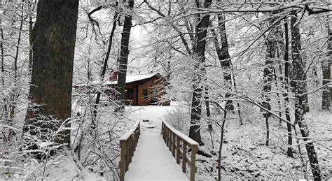 Holiday Getaways in Illinois near Starved Rock State Park